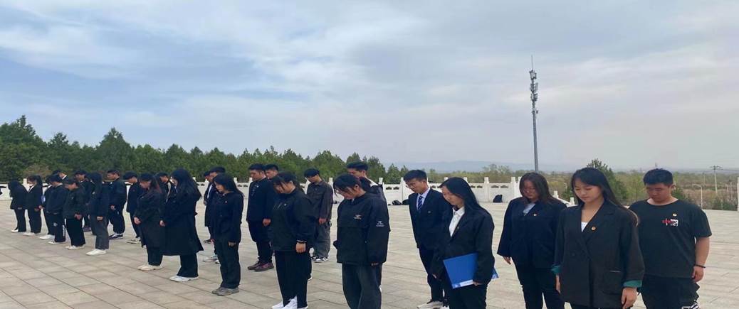 扫墓 (5) 扫墓 (5)